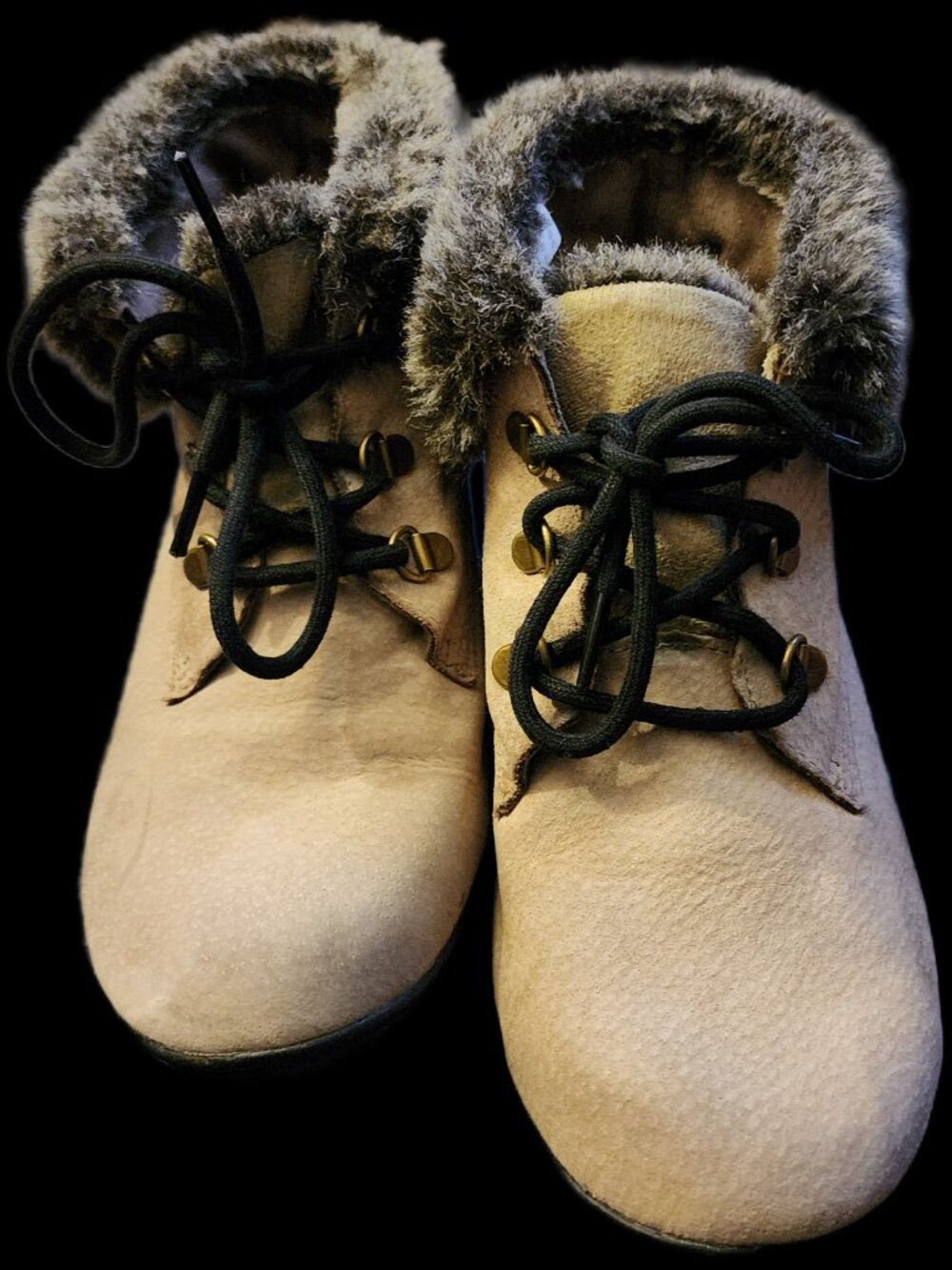 Cuddl Duds Faux-Fur Lined Suede Ankle Boots (Tan / Taupe, Size 10W)
